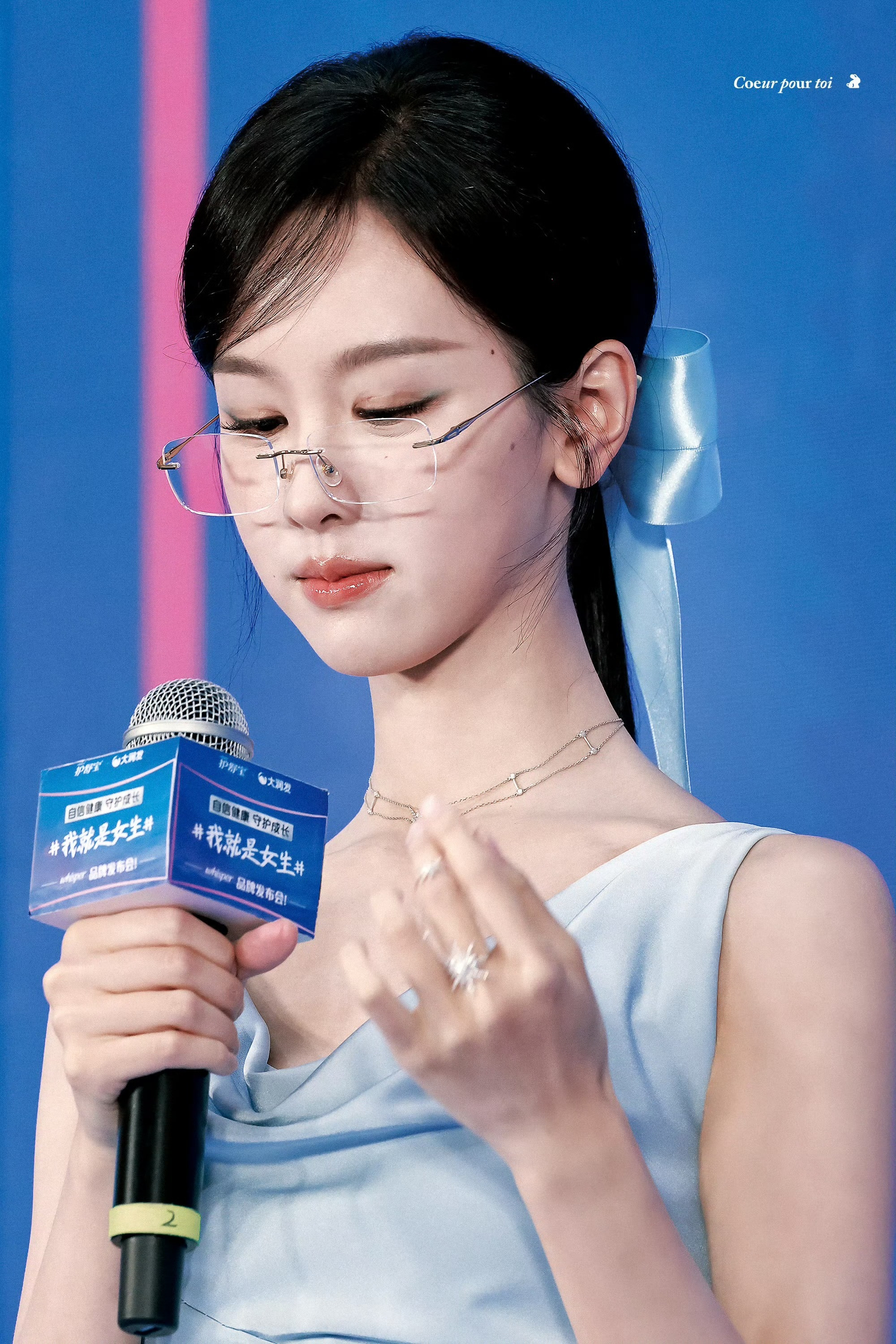 愚人节站姐团建投稿【陈都灵申有娜】爱上了两个蓝衣女孩