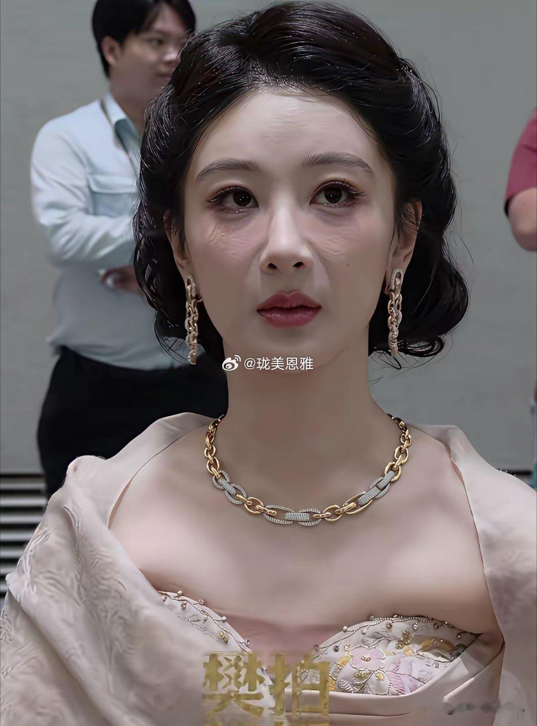 网友说杨紫的变化是真大，有点撞脸高叶
