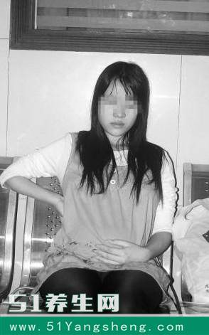 十八岁少女的成人礼是一个胎儿, 早恋偷尝禁果到底谁的错?
