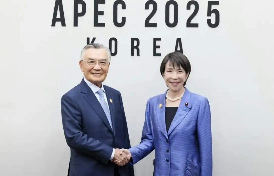 强烈建议：拉黑高市早苗！一边邀请中国会谈，一边却又和台独分子眉来眼去，这是膈应