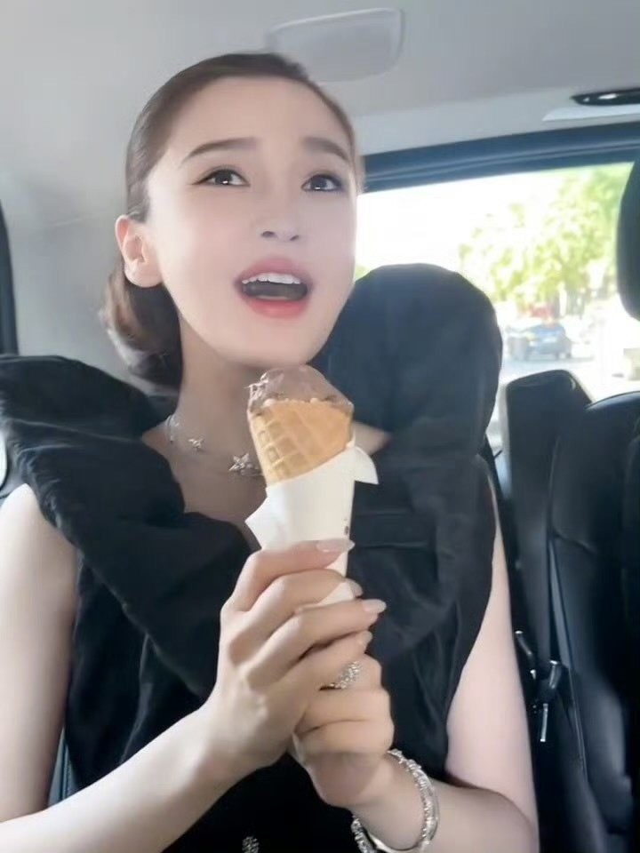 原来Angelababy的相册是这样的我还以为是这样的呢