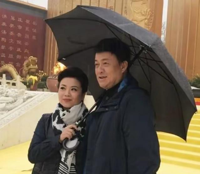 挺羡慕歌唱家吕继宏和张也的这种关系，两人既能互相陪伴，还不用去经历普通夫妻间的柴