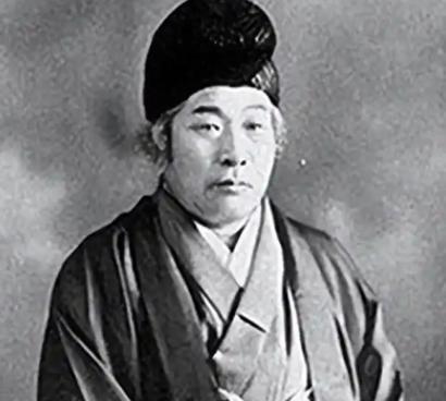 怪不得日本这么着急想跟咱们打一仗，日本出了个特别神的预言家叫王仁三郎，他曾最