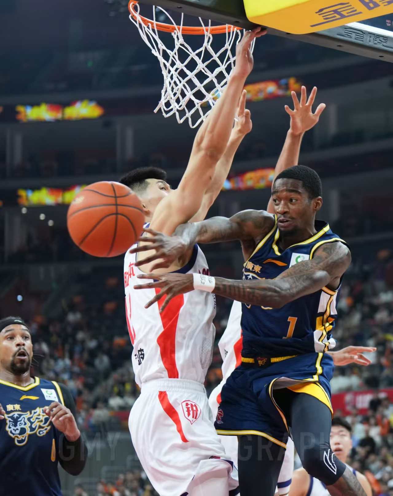 萨姆纳伤缺两周，萨林杰拉伤比想象严重，引援拖拉恐危及季后赛