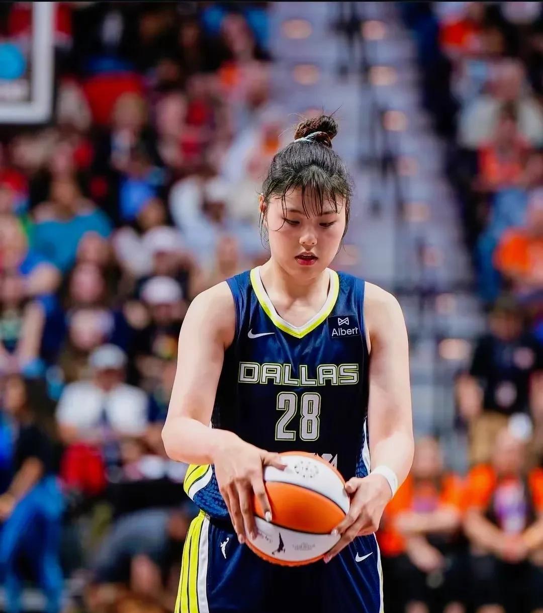 李月汝硬刚MVP，数据亮眼却惜败！今早WNBA，飞翼主场86-90输给王牌了。