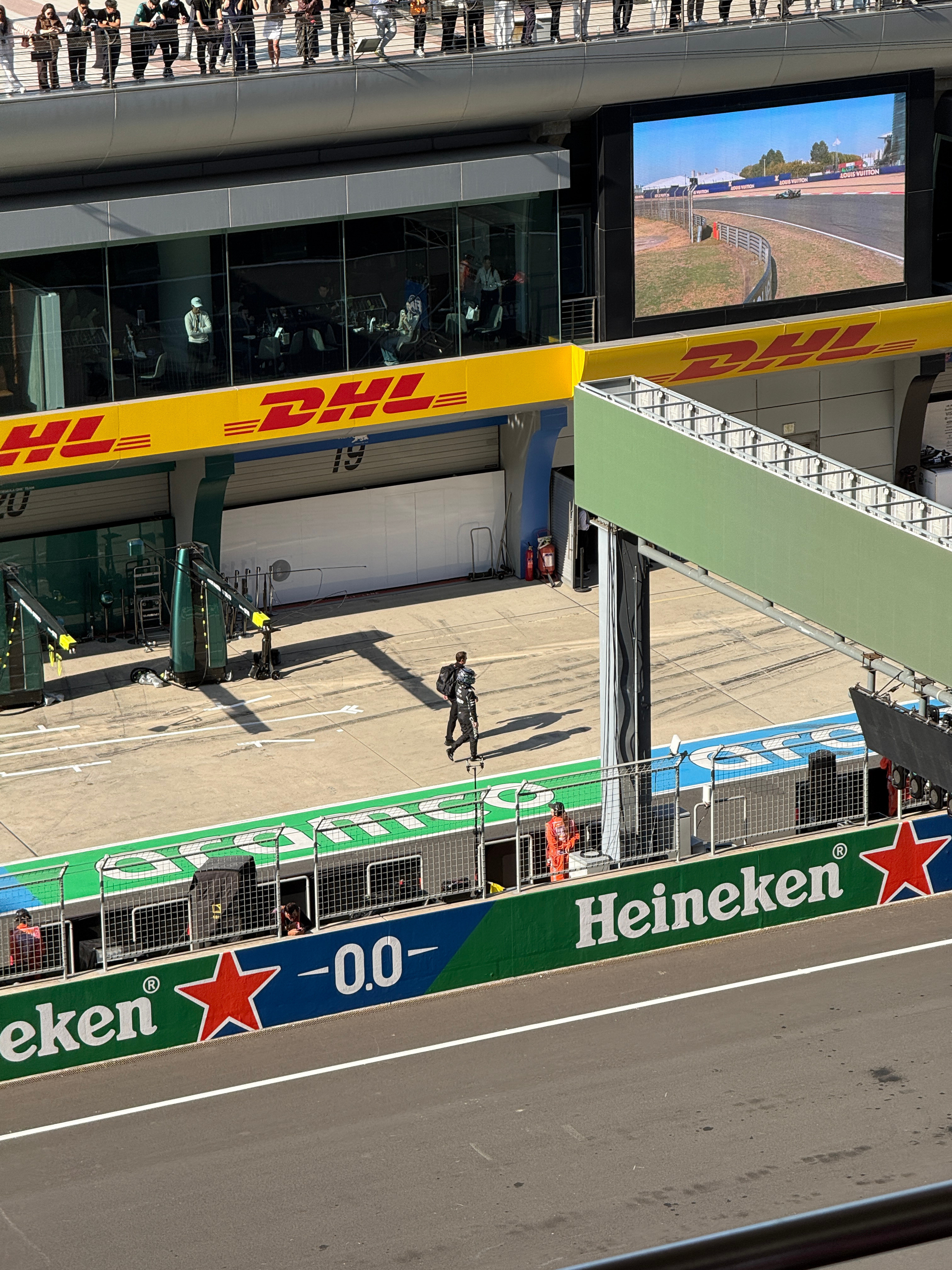 凯迪拉克又提前下班了