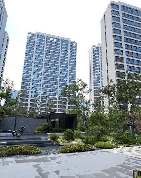 闺蜜看房看了大半年，越看越懵！销售说这个户型好，那个采光棒，她越听越糊涂，直接找