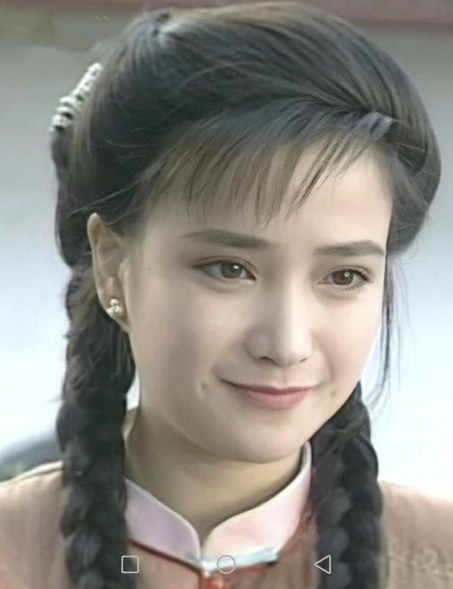 突然明白，为什么何晴的离世，如此牵动人心扉？因为她完美做到：既静若处