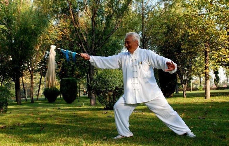 医生：年纪大的人越脏越长寿，尤其是这3种脏，许多人都不知道"太干净反而不好"