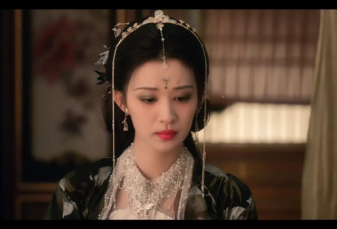 要不是王楚然的颜值，谁能扛得住这样的妆容呀？