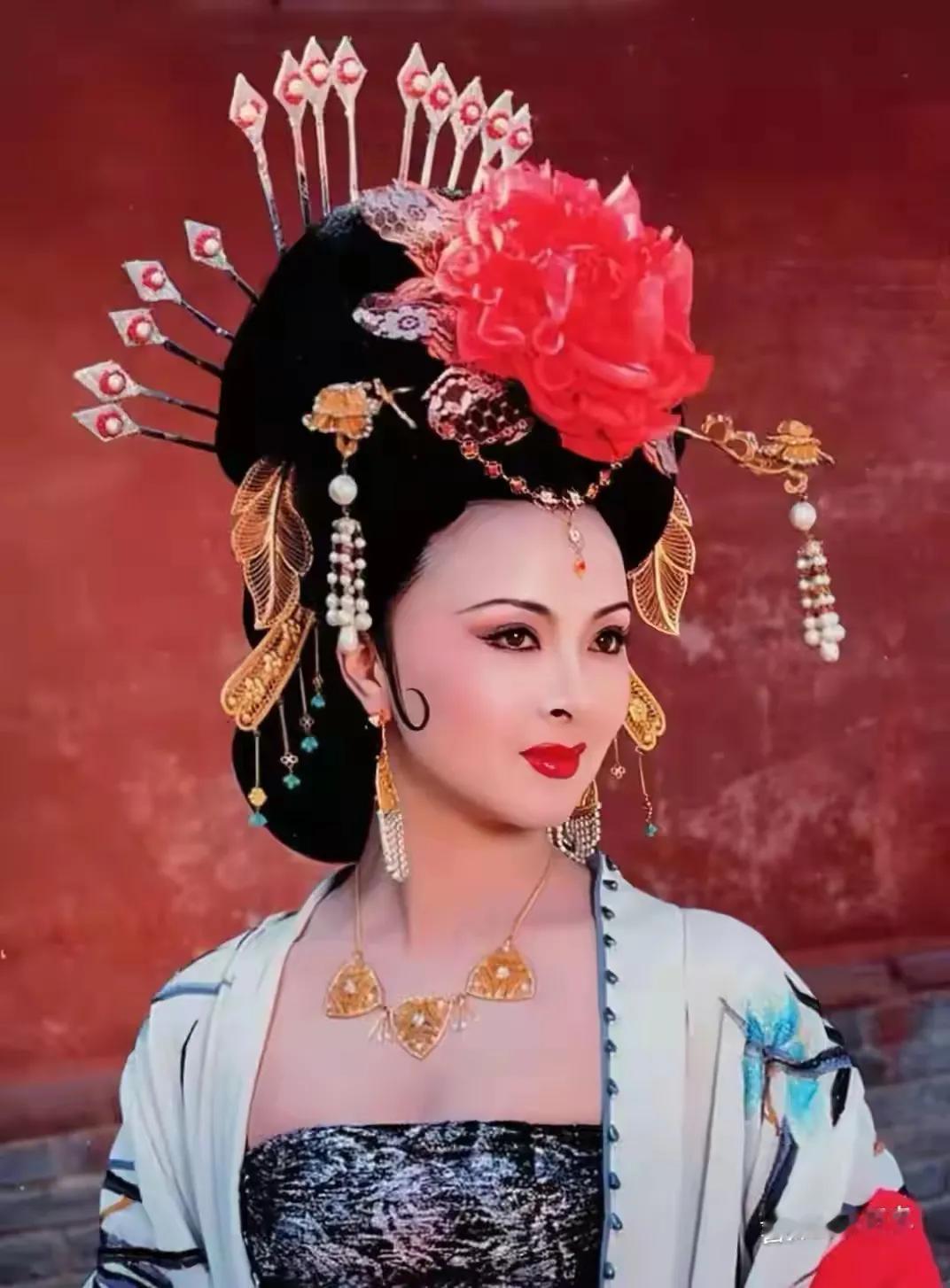 男女关系混乱之“洛阳亲友如相问，一片冰心在玉壶。”诗作者王昌龄当年因
