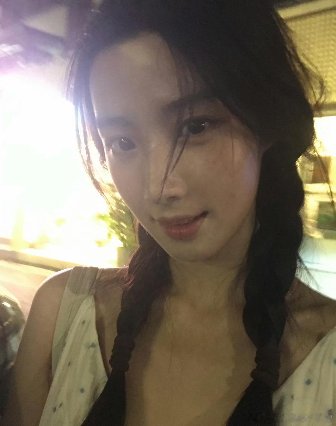1.王传君不让老婆出去接戏，还要还各种房贷，现在才想方设法地赚钱，可最穷的时候卡