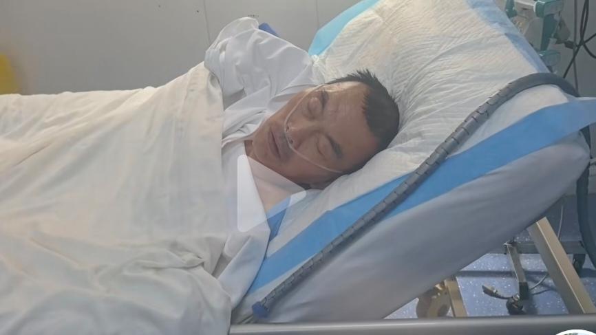 爸爸病重了，住院了，第一天就进了重症监护室，进了ICU，第一天就花了4000块钱