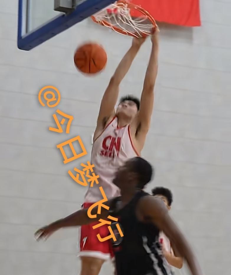 中美青年交流赛，广东队小将王洪泽砍下20+9。今天下午参加与NBA明星詹姆斯的交