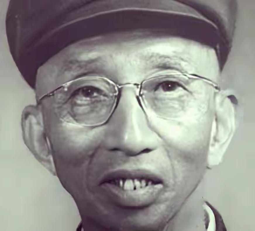 1955年，李迎希的中将被改授少将，他得知后：我要给粟裕反映情况可能有同学