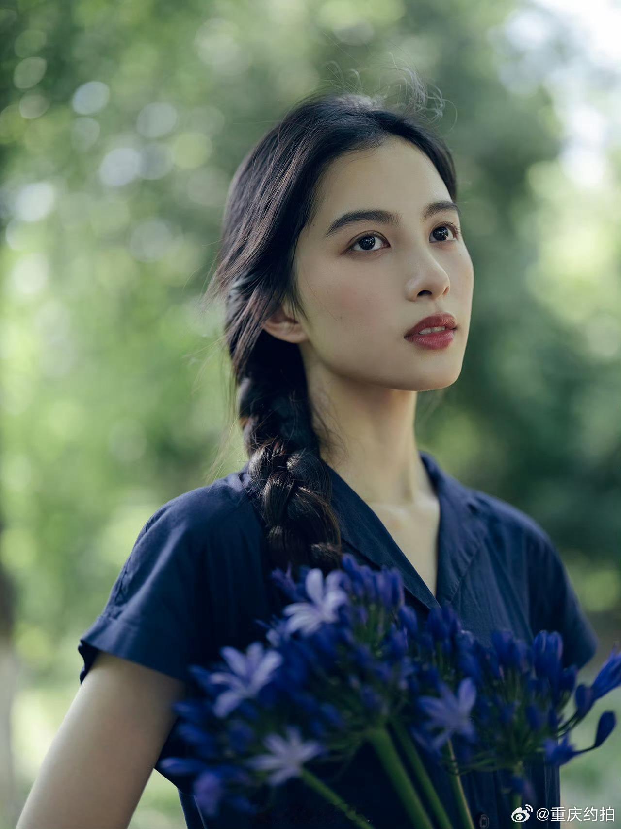 少女心事散落在淡淡的日常里摄影：