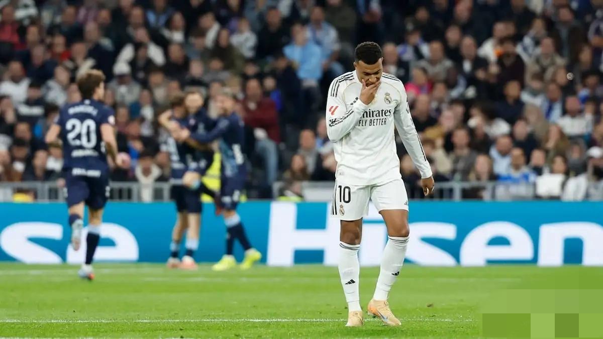 不得不说，姆巴佩现在就是所谓“球王踢法”。作为前锋，基本不参与防守，个人数据刷