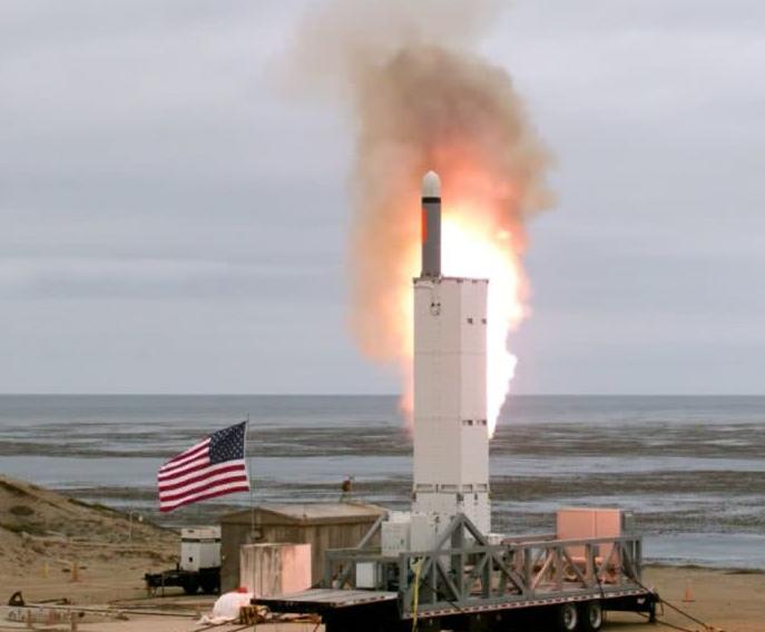 美国有一个命门，碰之必死——那就是它的本土安全。当华盛顿将“堤丰”导弹系统运抵日