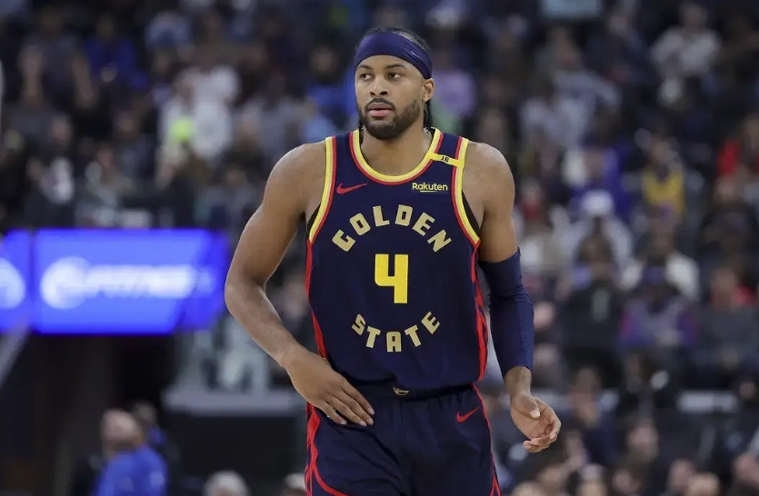 所有都知道勇士为什么输，只是管理层舍不得而已。勇士输给开拓者，库里依旧强势，