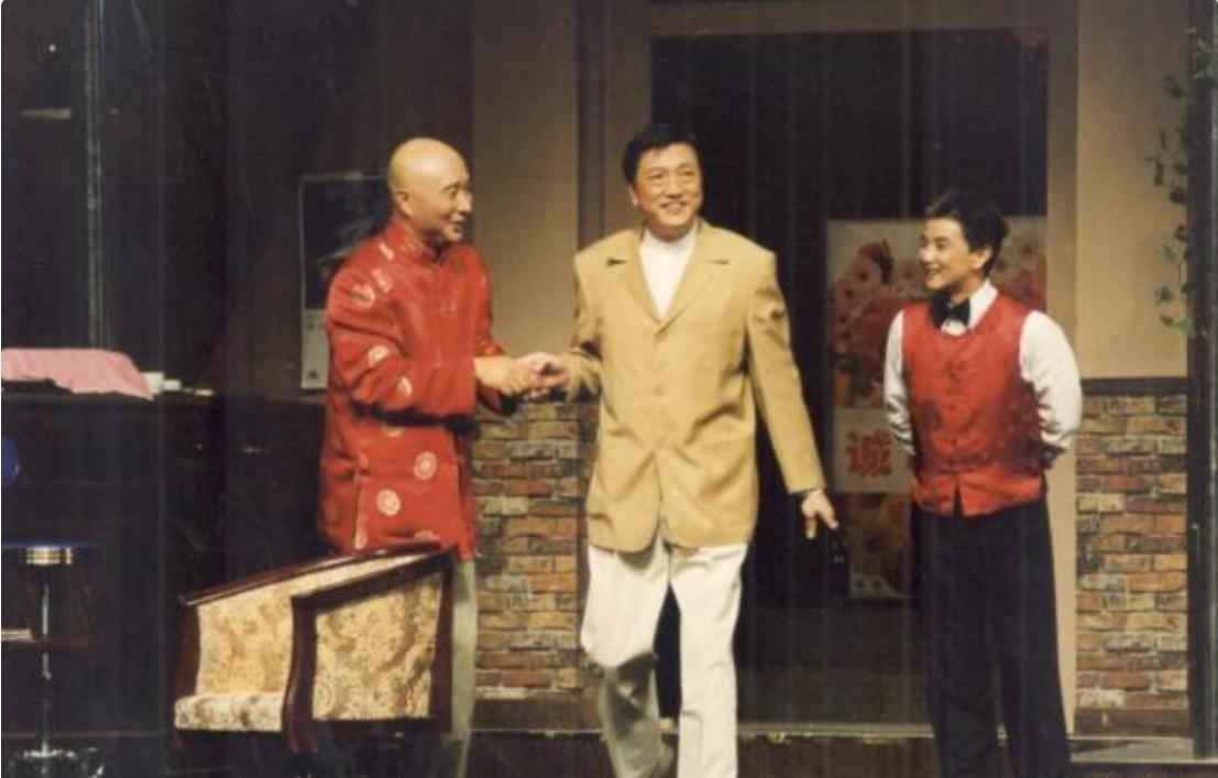 72岁陈佩斯，悲痛发文！8月11日，同为1954年出生的陈佩斯发文送别老友，他回