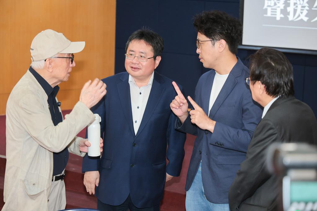 民调起不来？蓝北市议员断言沈伯洋、曹兴诚合体后的下一步民进党台北市长参选人沈伯