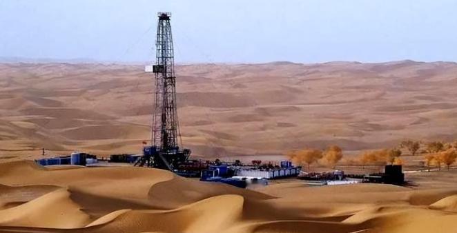 沙漠下面几乎全是石油，我国缺油年年大量进口，那为啥不开采呢？就拿塔克拉玛干沙漠来