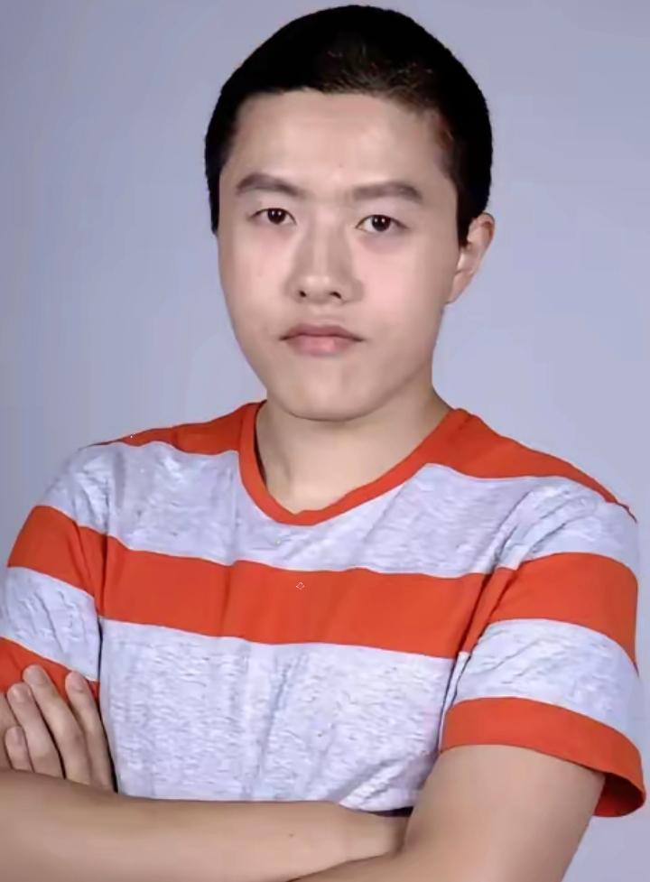 张艺谋拍了四十多年，徐克也拍了四十多年，谁都没想到，有个半路出家的四