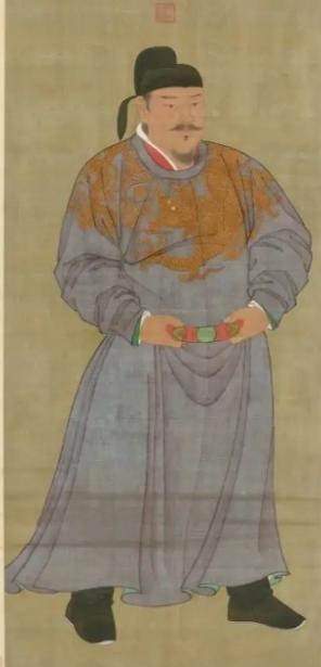 薛仁贵亲孙，帮安禄山造反，唐朝没治罪，还封他为王。先说说这主角薛嵩的家世，那