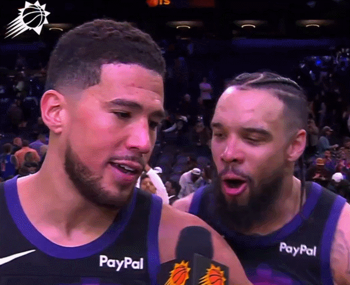 NBA场外花絮：太阳球内氛围融洽狄龙逗布克学狗叫🐕后者哈哈大笑！目前太阳24胜