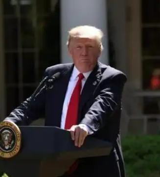 新加坡印裔学者马凯硕曾说：“美国在世界上对任何国家都能为所欲为，唯独一个国家例外