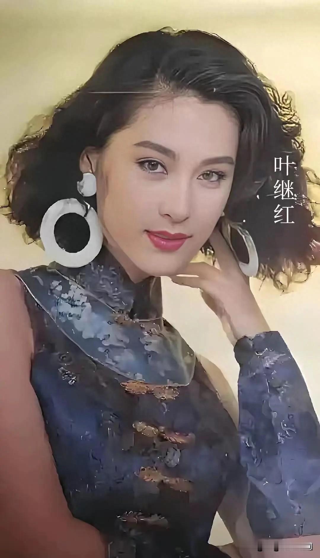 有网友问我，洪晃在音频中说的那个一口东北大碴子，身高一米八高的，粗嗓门，初生代花
