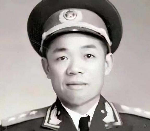 1935年甘肃，参谋长因私怨故意拖延全军2小时，马家军骑兵突袭，若非悍将韩先楚拼
