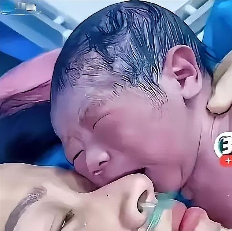 [点赞]没人能说清！江苏一家产房里，刚出生的宝宝哭到嘴唇发紫，三个护士轮流抱都