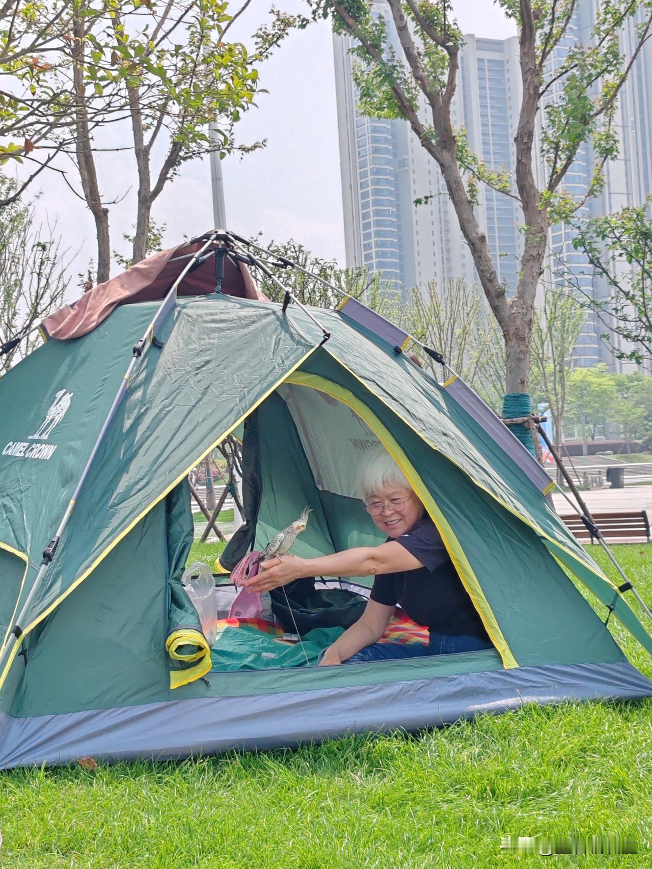 武汉市青山江滩最好玩，而且这里是原生态的江滩，这是我今天在青山江滩露营拍摄的照片