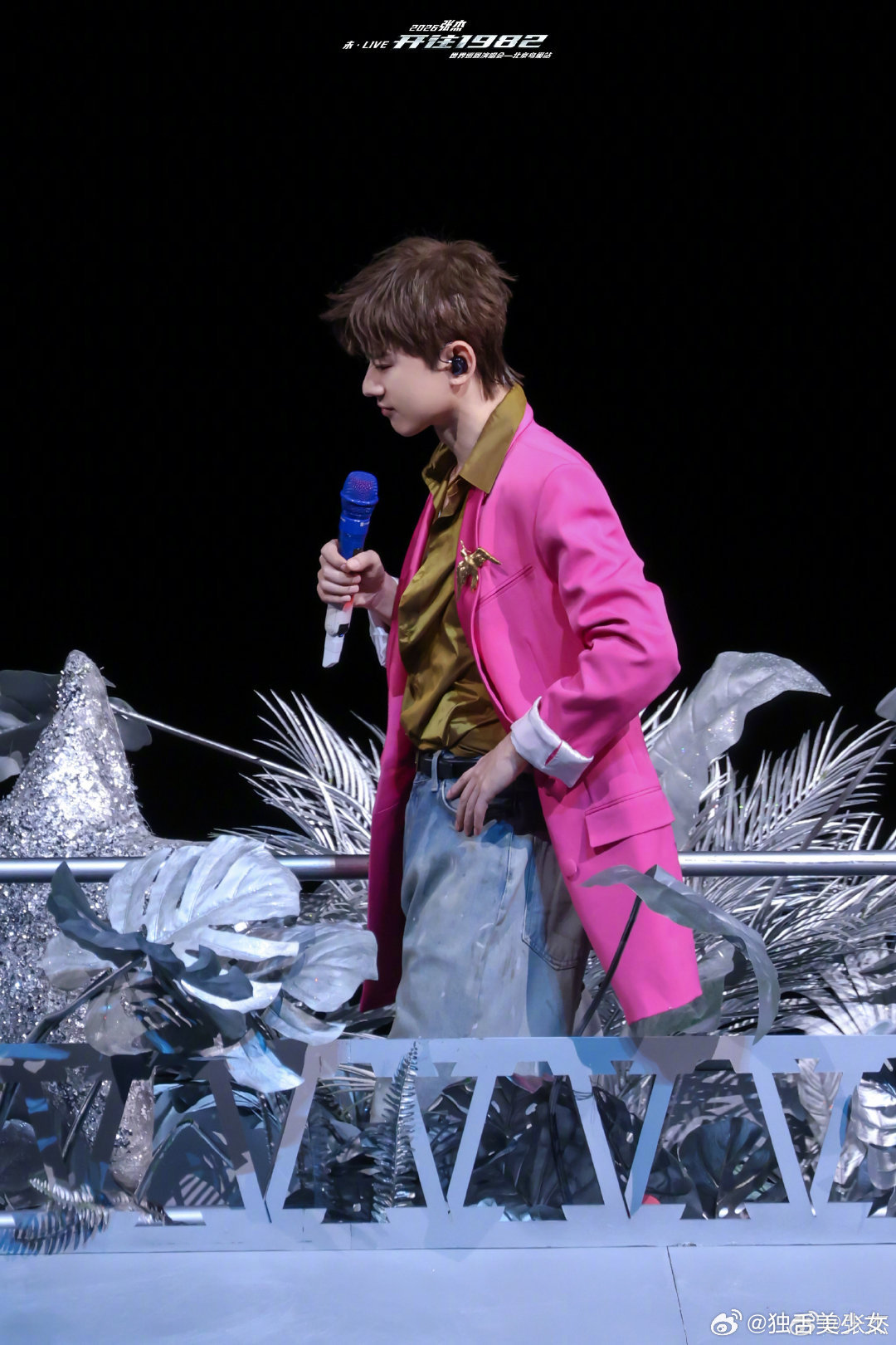 张杰演唱会每一场都有新惊喜从成都九场连开到鸟巢十六场驻唱，张杰用极致科技与诚意宠