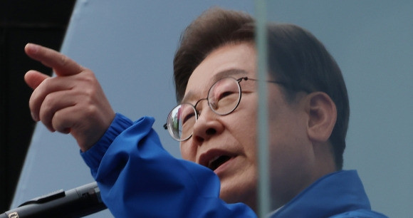 朴阿姨粉丝倒戈，力挺李在明！万万没想到啊！朴槿惠的铁杆粉