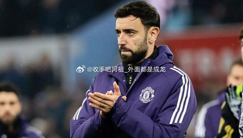 近日，在接受天空体育独家专访时，曼联主帅阿莫林表示，自己相比一年前已经发生了明显