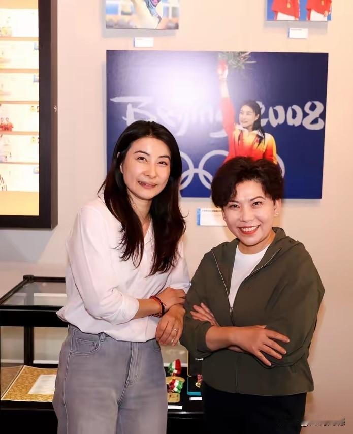 邓亚萍的朋友圈，太让人羡慕了，跟她在一起这些朋友，都是很有名气的，都是很有影响力