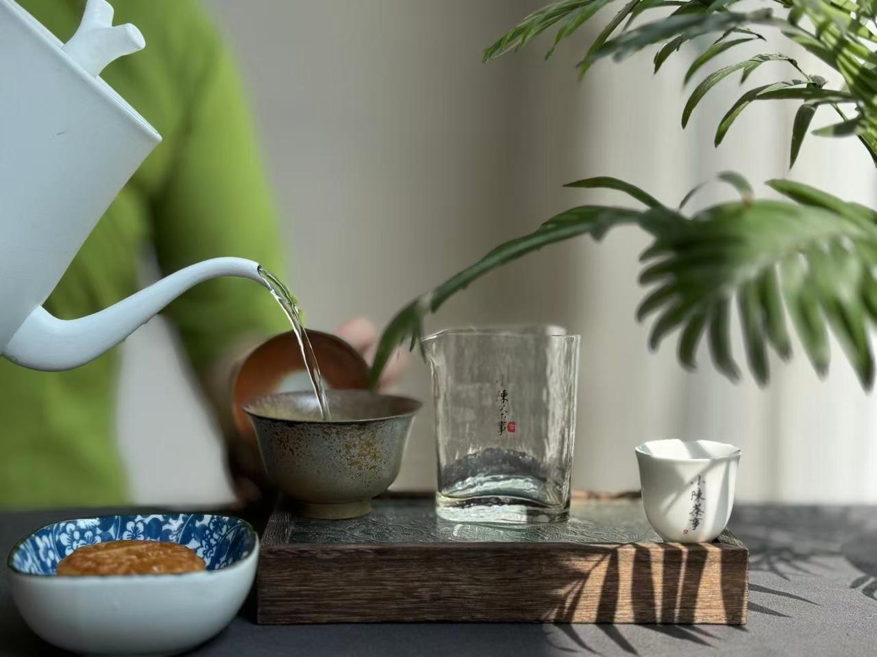 3个动作，茶汤变“毒汤”！日常冲泡茶叶，以下3个误区别再犯了！①长时间闷泡