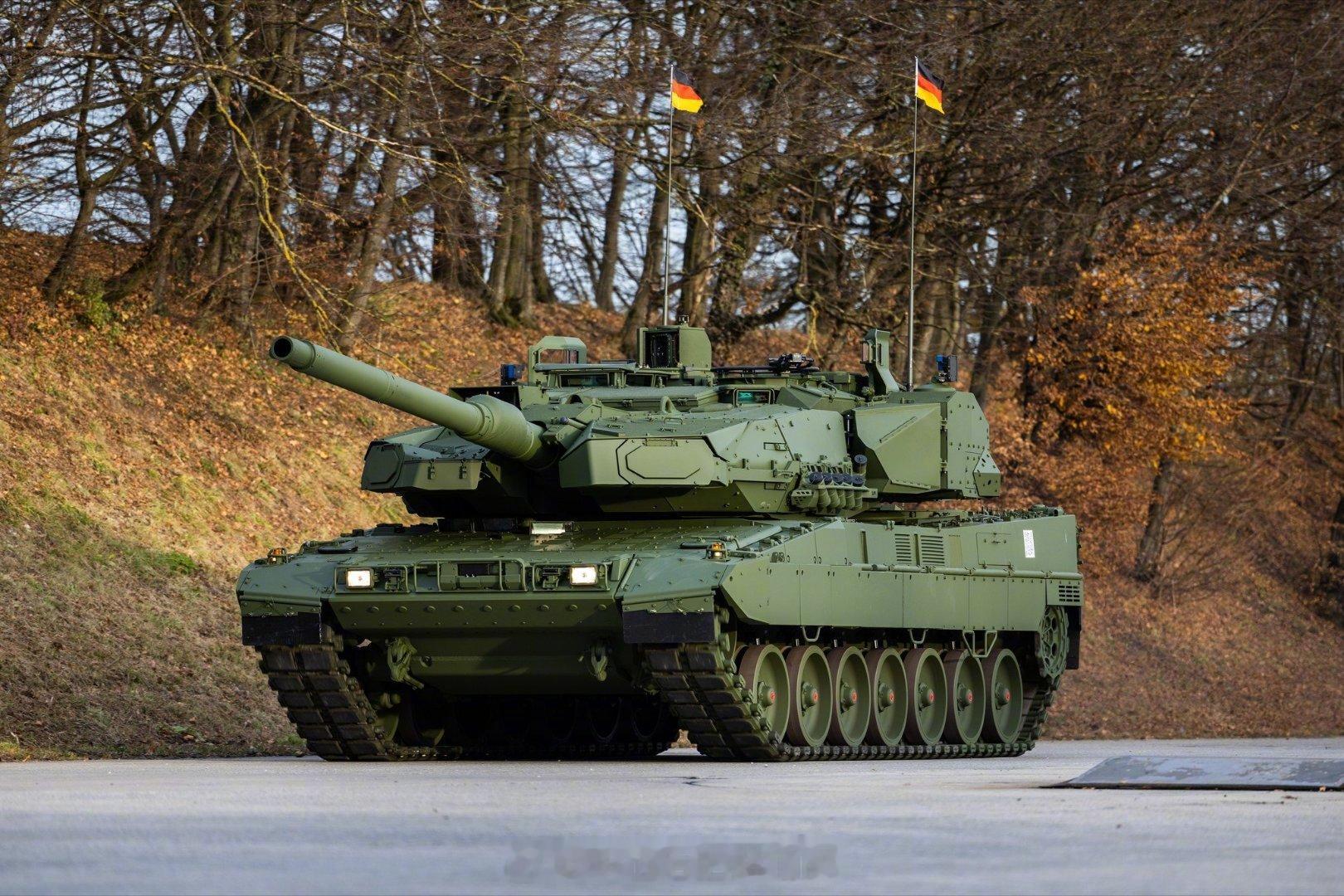 2025年11月19日，德国全新豹2A8公开亮相。德国武装部队总共订购了12