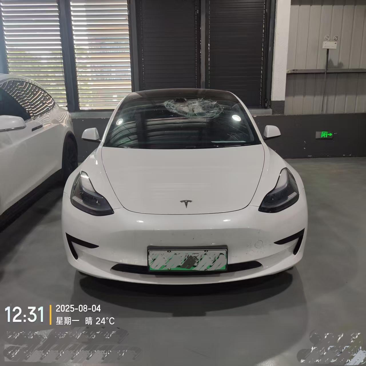 特斯拉Model3，小姐姐车主天塌了！