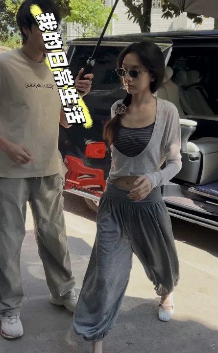 宋祖儿腰链宋祖儿戴了腰链啊啊啊啊啊！宋祖儿戴了腰链这个鹅是懂怎么让人心动的，总是