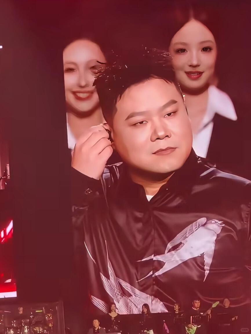 欧豪应该怎么也想不到变胖后的自己会成为岳云鹏。 在西安的演唱会上，岳云鹏