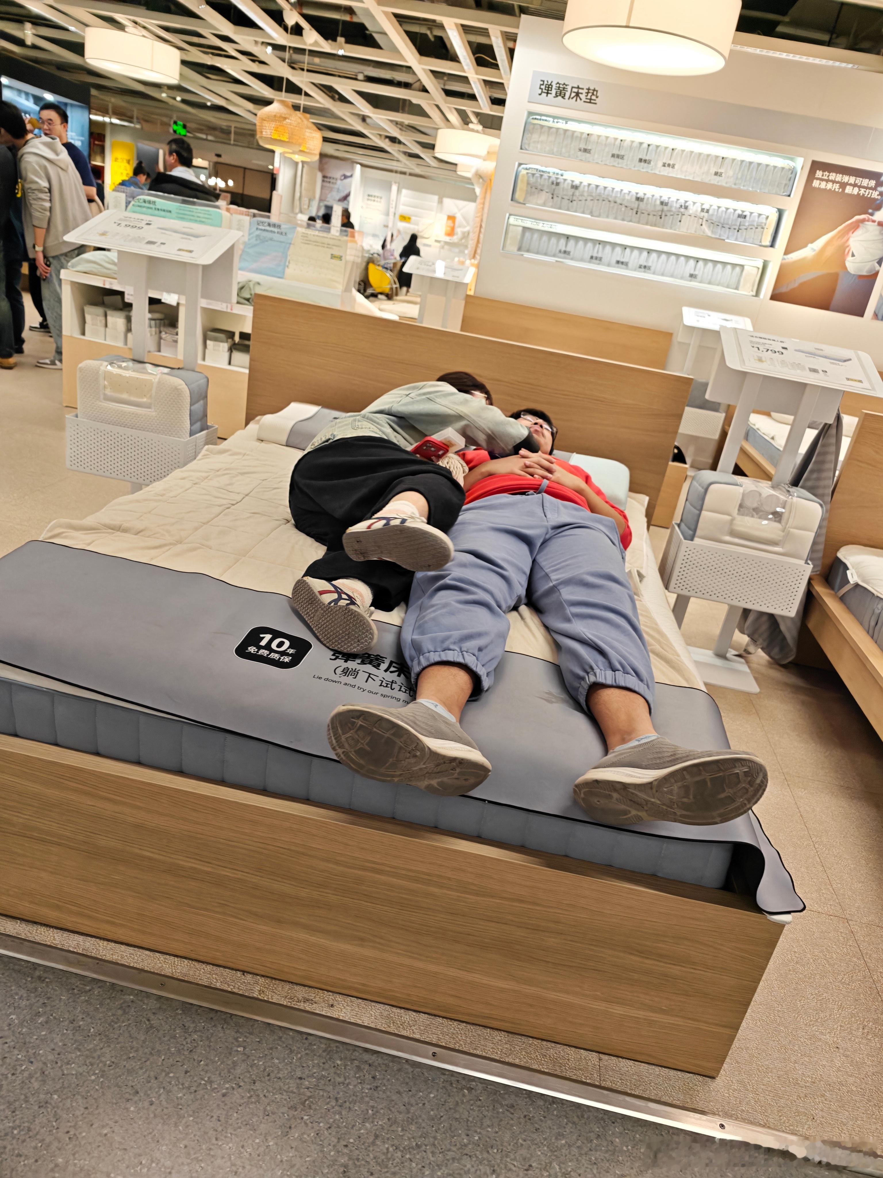 时代的眼泪，这好像是中国最大的宜家宜家上海宝山商场下月停运宜家的床上总是不乏图