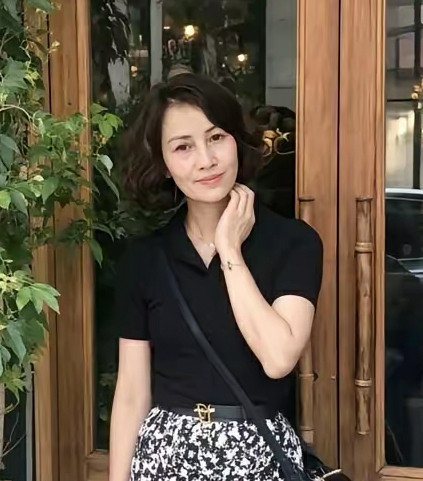 53岁了还觉得自己很好看真的吗