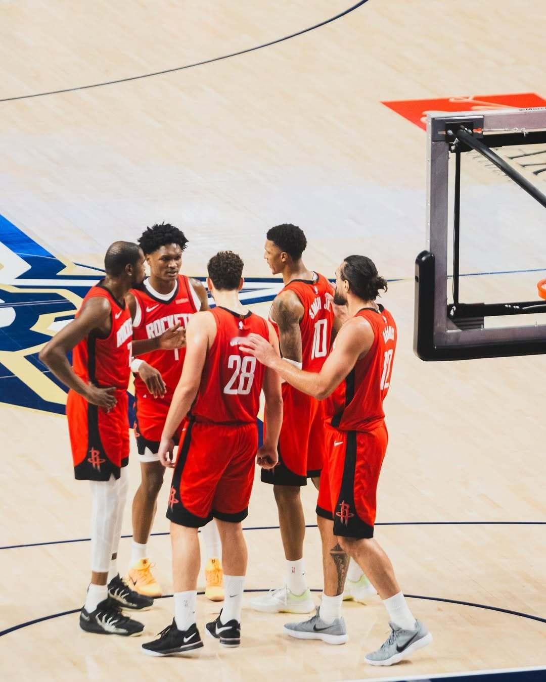 明早七点半NBA揭幕战火箭vs雷霆火箭：芬尼史密斯、泰特-缺阵雷霆：杰伦