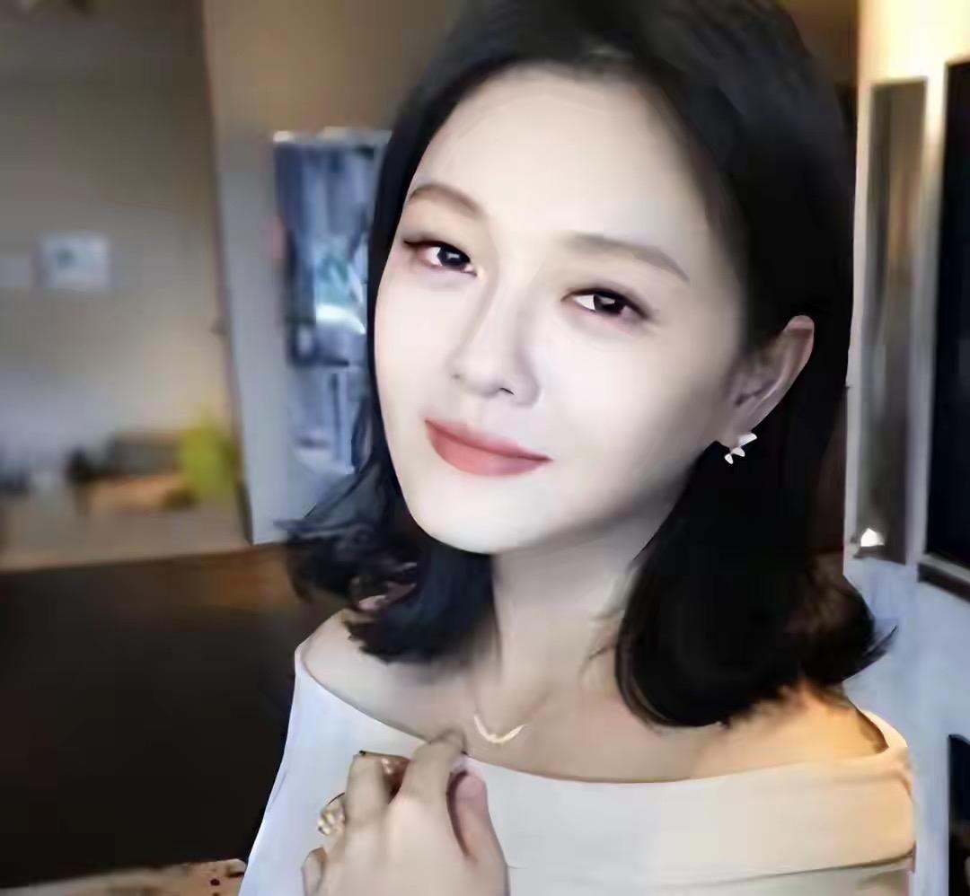 如何看待大s这短暂的一生？大S矛盾的地方在于，她是被快节奏的时代耗死的，但她
