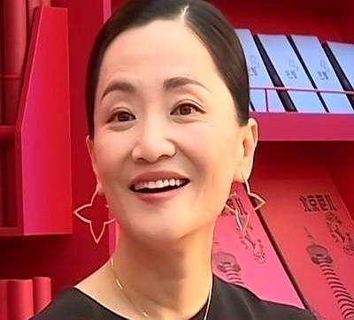 “当年上《再见爱人》，是因为没工作，需要钱。”郭柯宇本是年少成名的演员，结婚生子后却经历了很长一段没