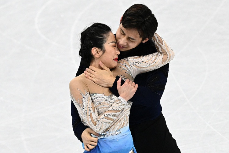 隋文静/韩聪获得全国花样滑冰锦标赛冠军, 将连续三届参加冬奥会