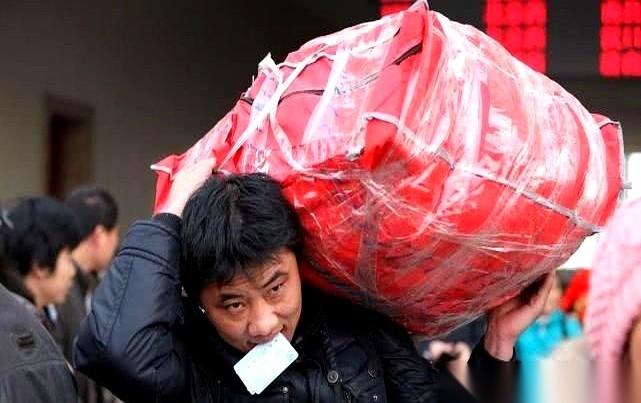 跨越一千多公里，从江西一路跑到山东诸城，就为了进厂干三个小时？对，你没听错，就